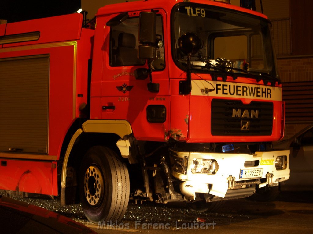 VU Einsatzfahrt Feuerwehr Polizei Koeln Muelheim Deutz Muelheimerstr  P33.JPG